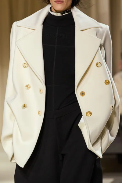 Look 29